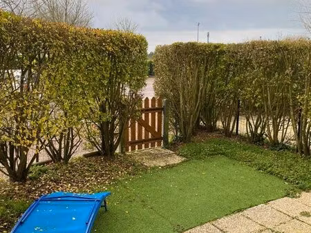 studio meublé rez jardin avec parking