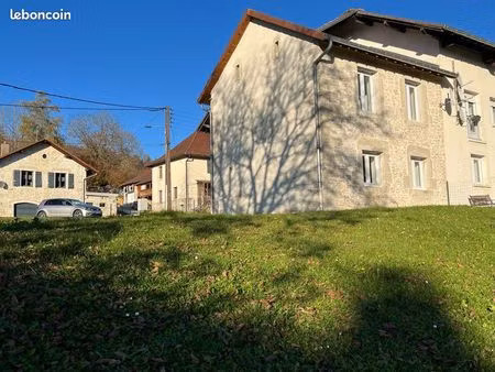 maison meublée rénovée 60 m² – parking 3 places + terrasse + jardin