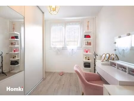 grand t4 rénové – 79 m² – avenue joséphine becker  le pont-de-claix