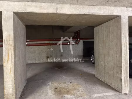 parking / box courbevoie 12 m2