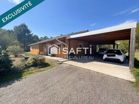 sur parcelle de 2 5ha  maison avec garage attenant  carport et hangar séparé