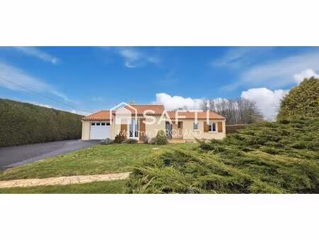 pavillon de plain-pied 96m²  3 chambres  1 garage  1500m² de terrain.