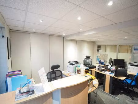 murs local commercial 40m² - nantes centre - sans pas de porte