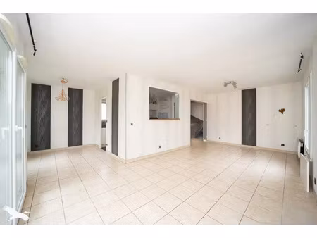 vente maison 5 pièces 117 m² à saint-ciers-sur-gironde (33820)  169 000 €