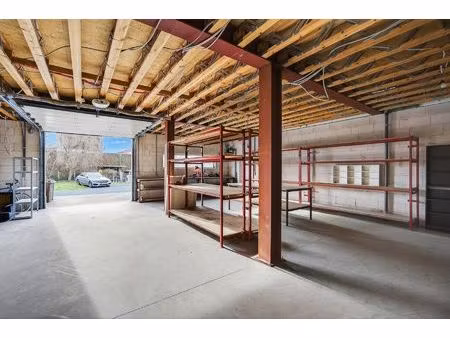 magazijn met bovenliggend appartement in ronse