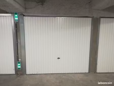 vend garage pmr - croix luizet