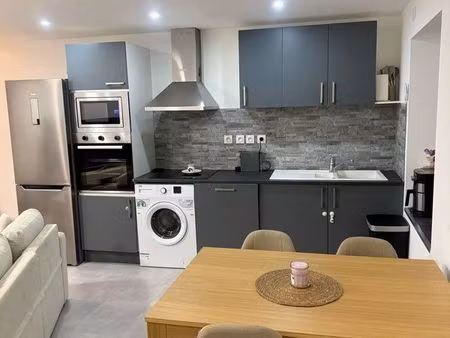 maison de village 56 m² – 3 pièces – civens centre