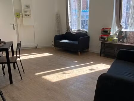 studio refait à neuf et meublé