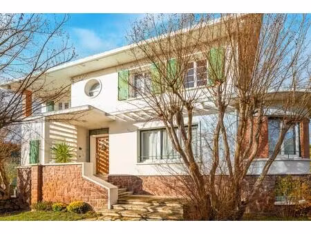 maison avec piscine à labouheyre  235 m²