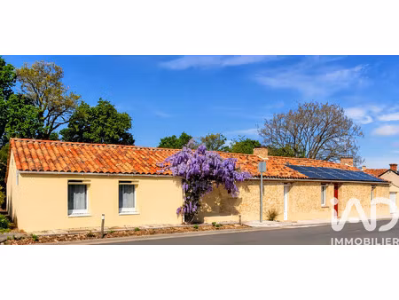 vente maison piscine à saint-julien-des-landes (85150) : à vendre piscine / 159m² saint-ju