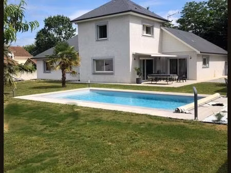 idéal famille  construite en 2010  paisible