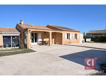 maison à vendre à néoules avec piscine  studio et appartement indépendant