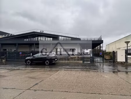 location local commercial