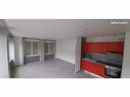 a louer t3 rénové  69 m2 villers le lac centre