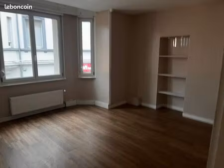 f5 plein centre 1 er étage 111 m2