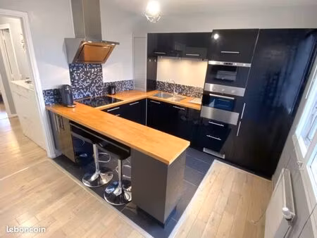 pas de frais d'agence  refait à neuf  balcon privatif exposé sud