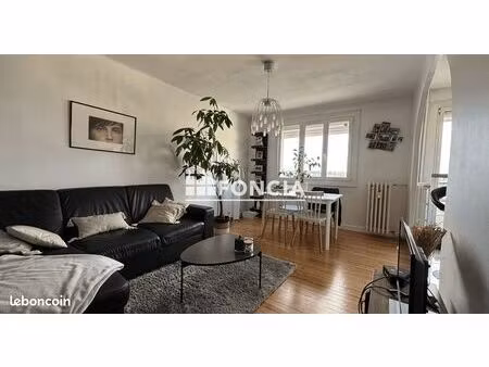 vue dominante  balcon  garage : un t2 rare proche centre-ville