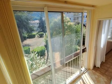 apppartement t3  rez de chaussée surélevé