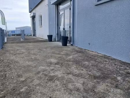 local commercial ancien loxam