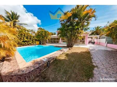 villa 8 pièces 179 m²