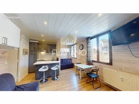 studio 1 pièce 25 m²