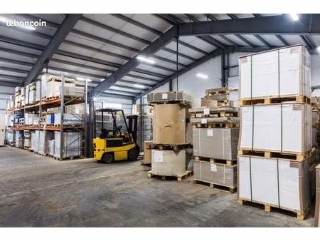 local d'activité 760 m²
