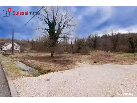 terrain 807 m² etouvans