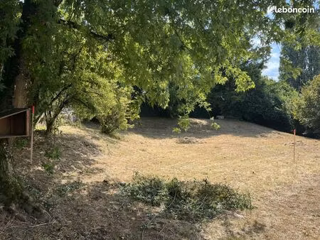 terrain 600 m² grand-charmont