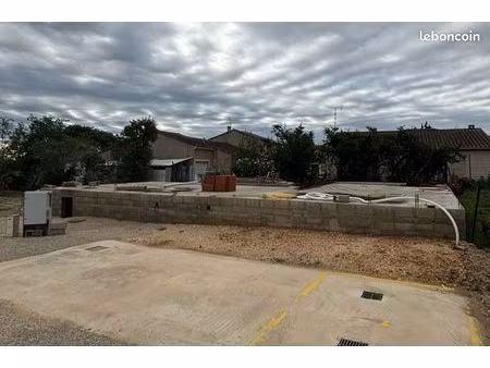 terrain 610 m2 villa 114 m2