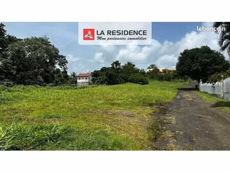 terrain 1 998 m² lamentin