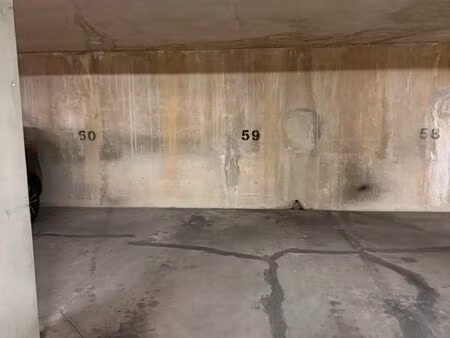 vend place de parking en sous-sol sécurisé