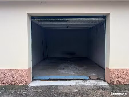 parking/box pont-saint-esprit