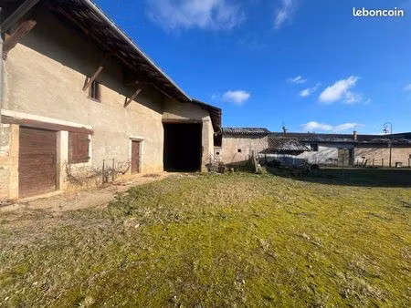 maison à rénové sur 600 m2 de terrain