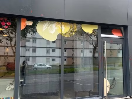 local commercial 91 m² – idéal services  médical  snacking sans extraction – tramway devan