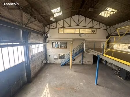 local d'activité 1 551 m²