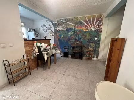 pavillon mitoyen meublé 2 chambres  2sdb  2 étages avec jardin à trinité location longue d