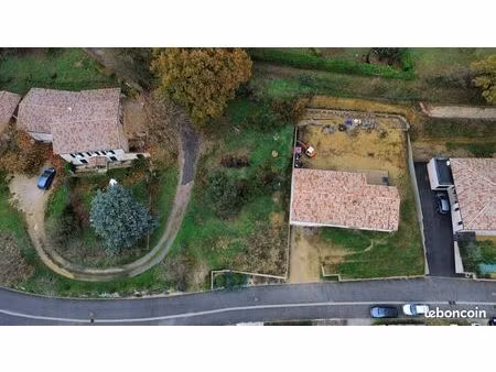 terrain 700 m² marsaz