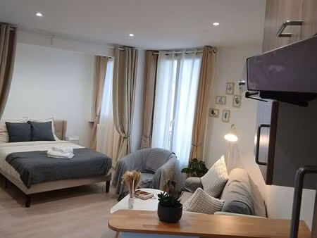 8 min de ligne14 saint ouen / court ou long séjour/ clef en main / tout compris / studio r