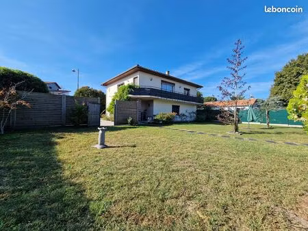 maison 6 pièces 140 m²