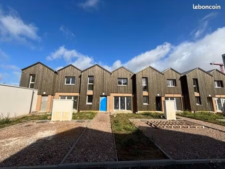 villa 4 pièces 82 m²