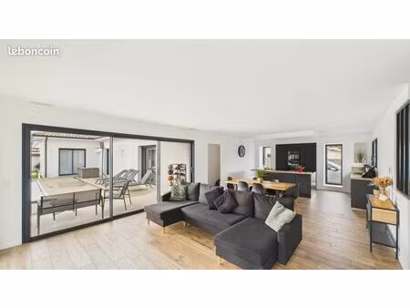 villa 5 pièces 160 m²