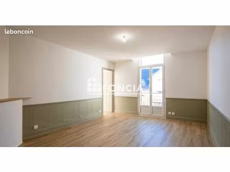 t3 rénové – dernier étage avec balcon – proche lycée monteil & iut