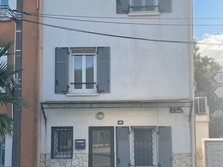 maison de village dans le hameau de la bayorre à hyères