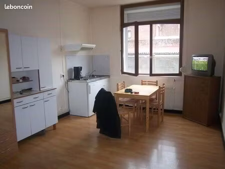 studio faubourg d’isle  calme  lumineux bon état