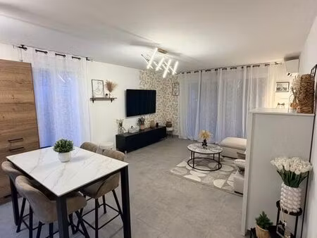 appartement 3 pièces – 65 m² avec grande terrasse  balcon et double parkings