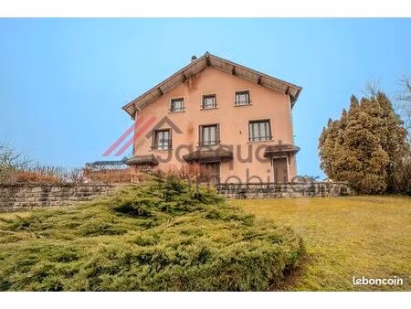 maison 9 pièces 182 m²