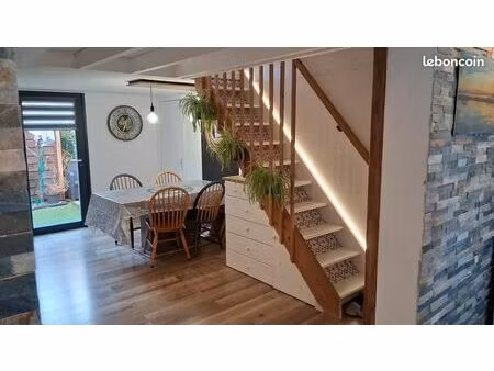 vente maison gruissan : tout à pied  200m plage avec piscine