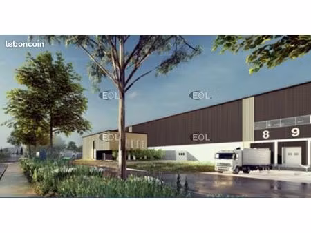 local logistique 30 323 m²