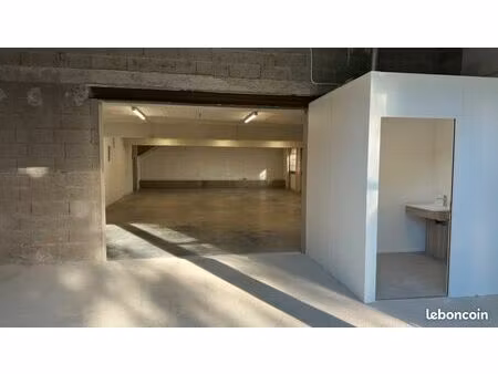 entrepôt 240m² avec mezzanine