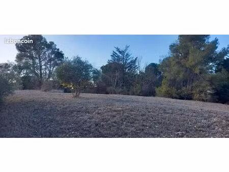 terrain 728 m² moussan